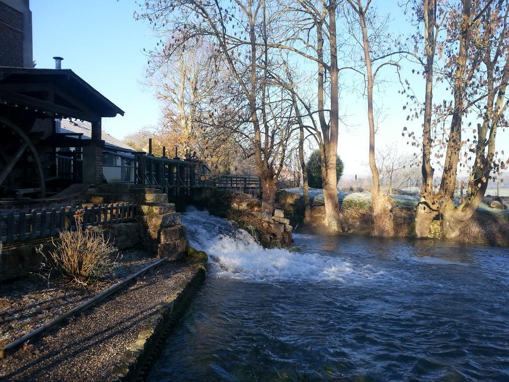 Logis - Hotel & Restaurant Moulin Des Forges Saint-Omer-en-Chaussée Exteriér fotografie